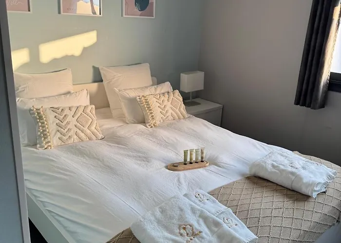 Апартаменты Du Champ Lamet *