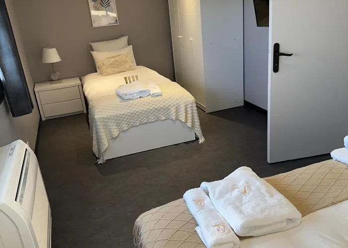 Du Champ Lamet Apartment *